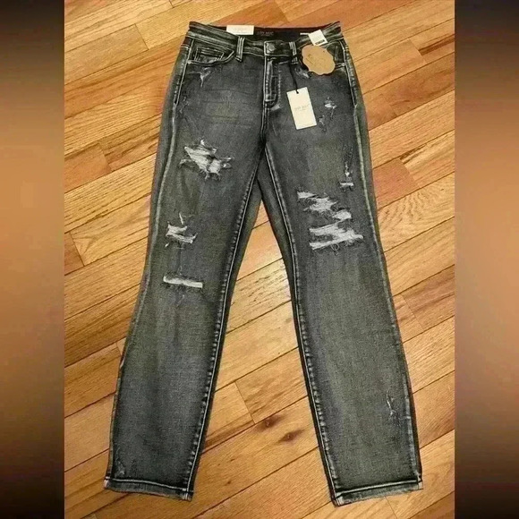 Judy Blue Jeans Distressed Boyfriend Fit Straight Leg Women’s Size 3 / 26 NWT - Picture 1 of 16